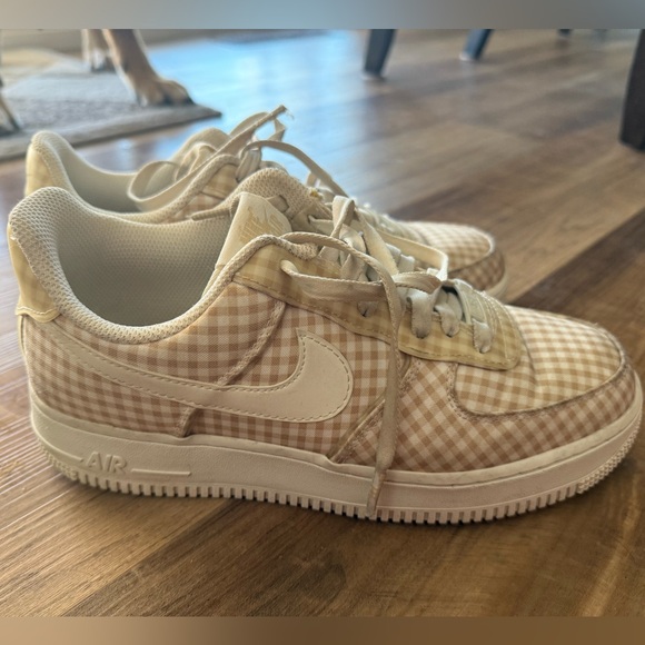 NIKE Women’s Air Force One Low - Gingham Pack - Beige - Picture 5 of 7